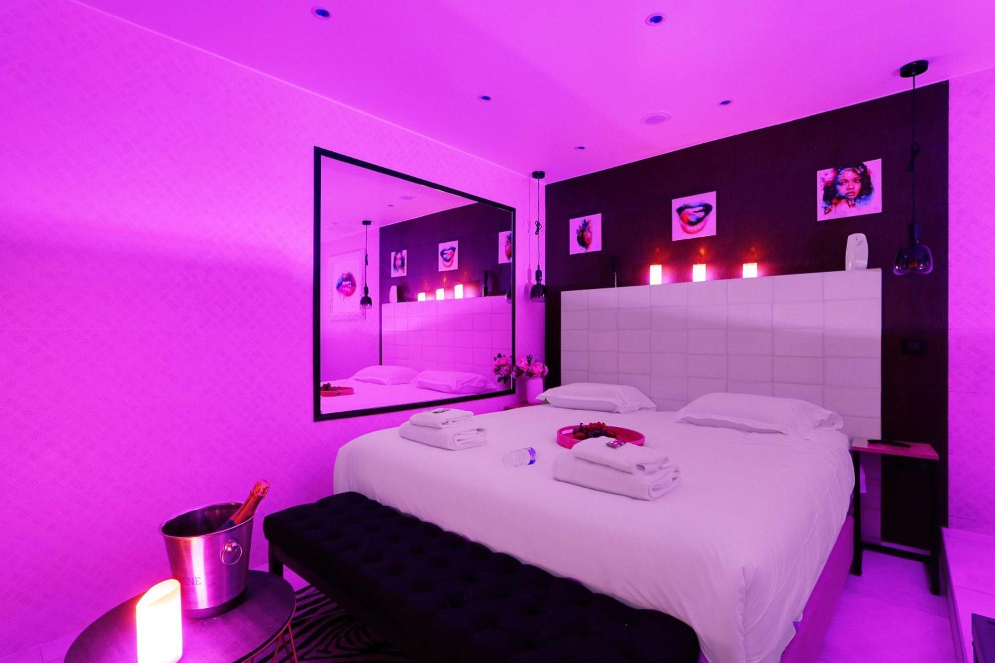 Intimate Apartment With Air Conditioner & Jacuzzi 2Br 6P Montmartre ปารีส ภายนอก รูปภาพ