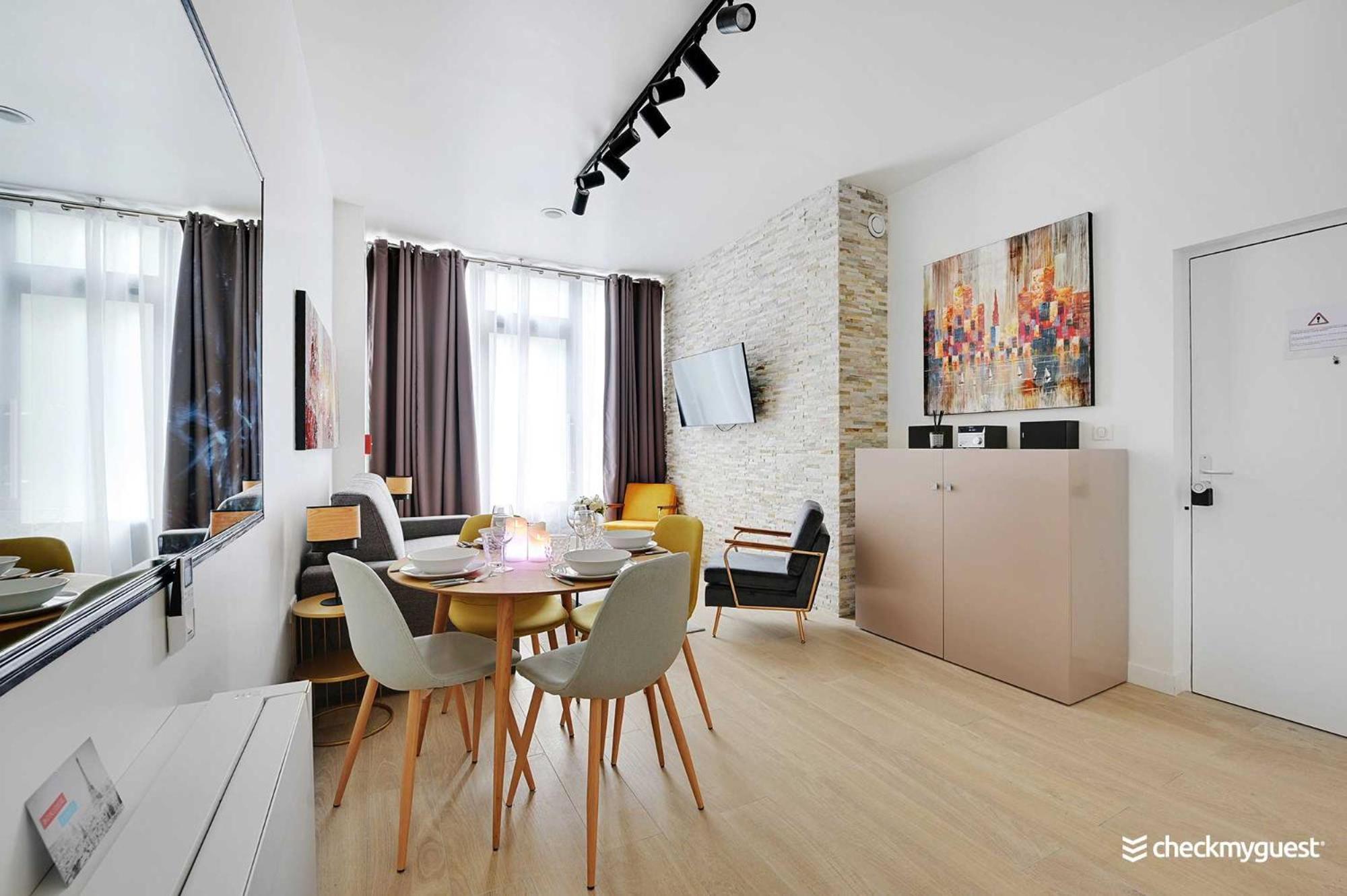 Intimate Apartment With Air Conditioner & Jacuzzi 2Br 6P Montmartre ปารีส ภายนอก รูปภาพ