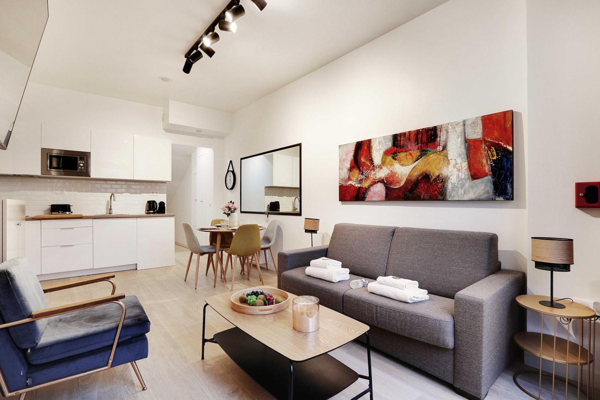 Intimate Apartment With Air Conditioner & Jacuzzi 2Br 6P Montmartre ปารีส ภายนอก รูปภาพ