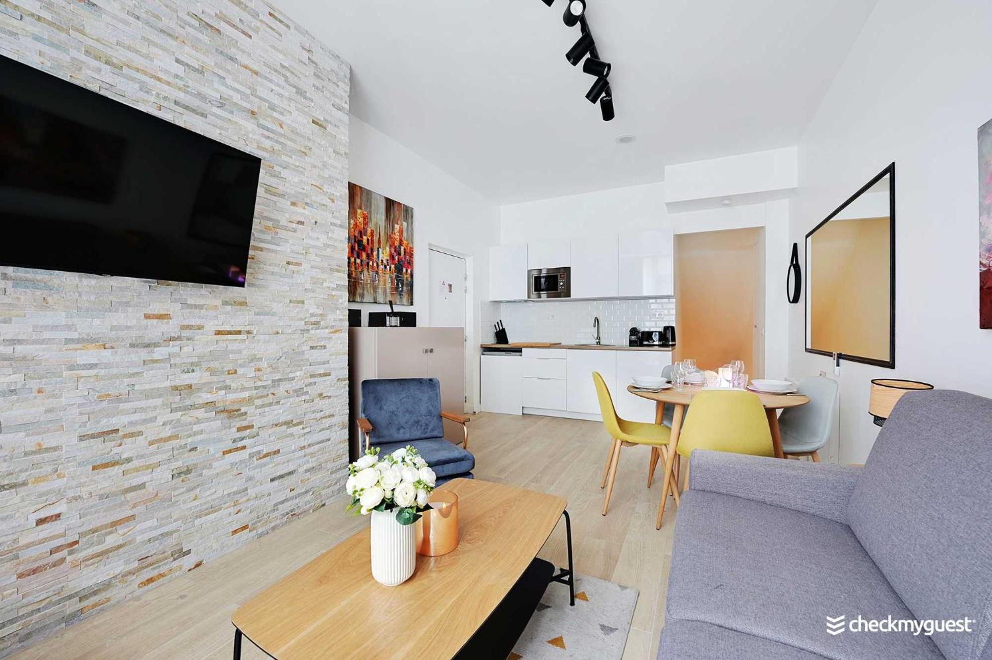 Intimate Apartment With Air Conditioner & Jacuzzi 2Br 6P Montmartre ปารีส ภายนอก รูปภาพ